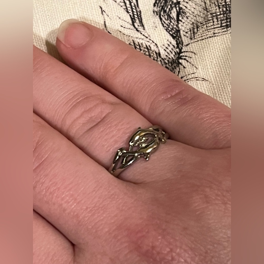 SILVER COLORED DOLPHIN RING. - Picture 2 of 8